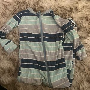 Kickee bamboo zip footie